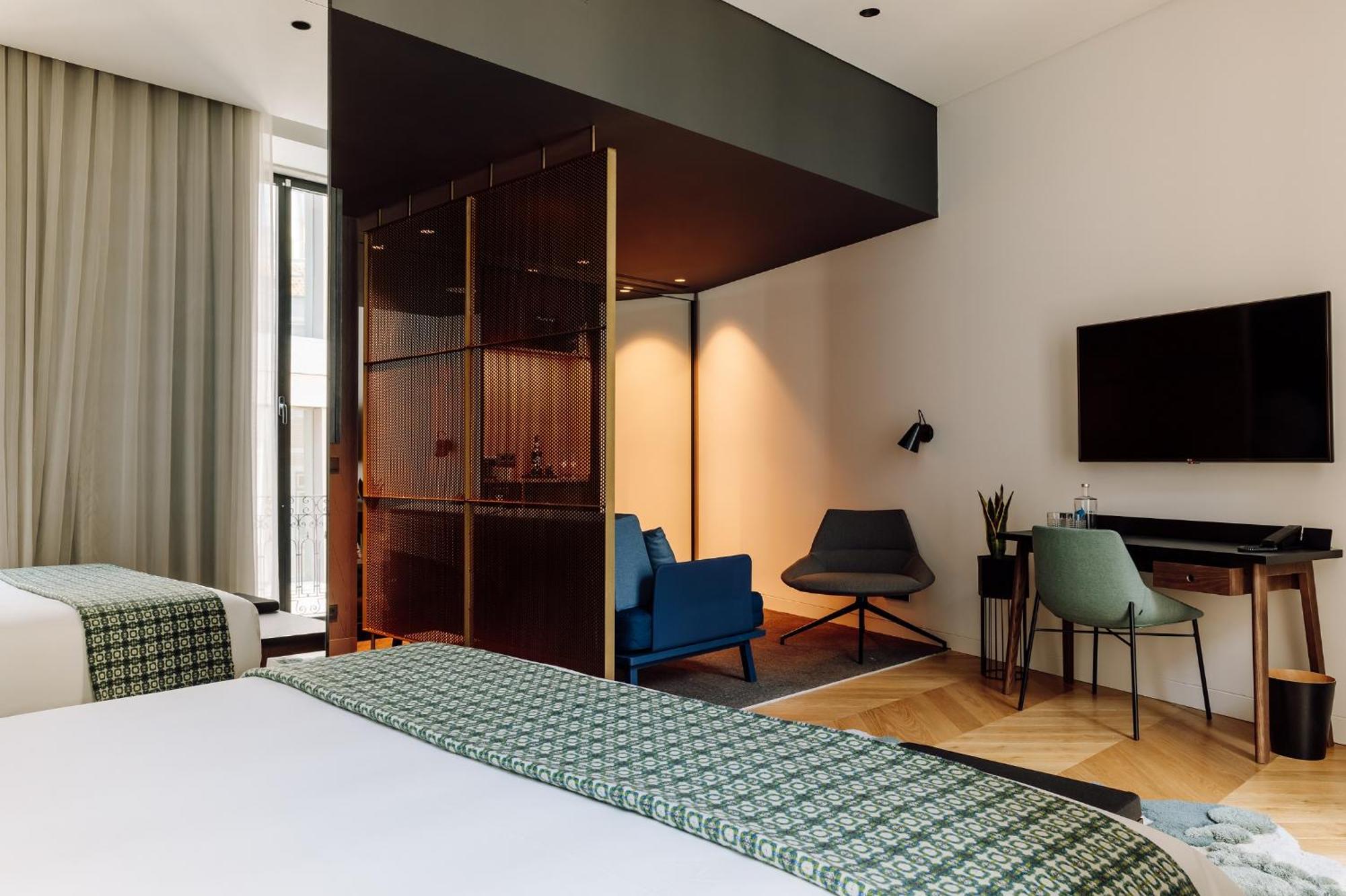 - Member Of Design 4* Lisbon